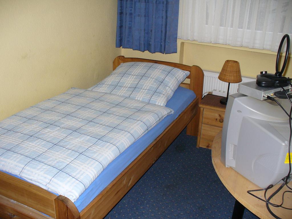 Hotel Schoenfeld BRE Room photo