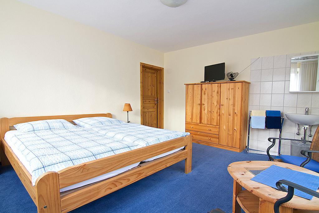 Hotel Schoenfeld BRE Room photo
